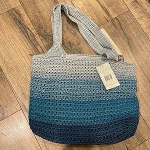Super cute blue ombré sak purse.